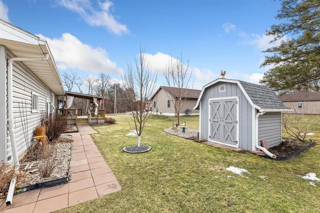 804 Golf Road, Black River Falls, WI 54615