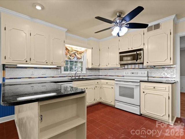 201 Poplar Street, Cheraw, SC 29520