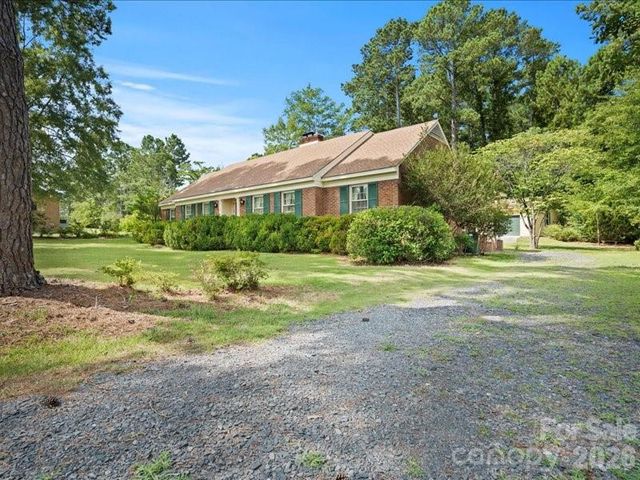 201 Poplar Street, Cheraw, SC 29520