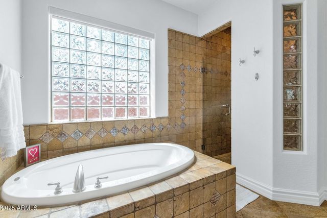 27562 N 83RD Glen, Peoria, AZ 85383