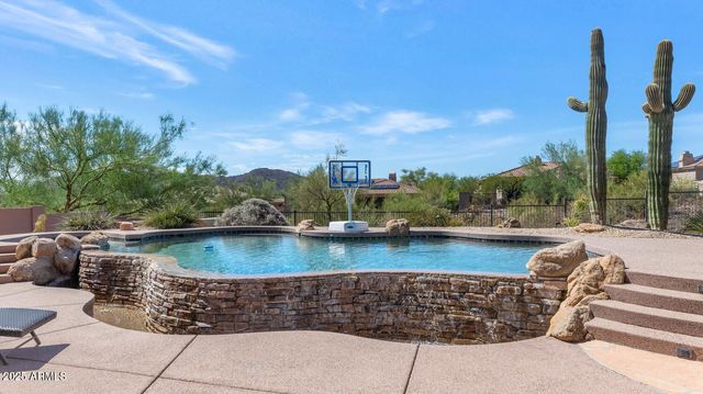 27562 N 83RD Glen, Peoria, AZ 85383