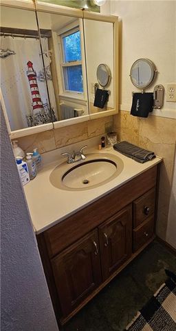 1607 Edgewood Lane, Lexington, MO 64067