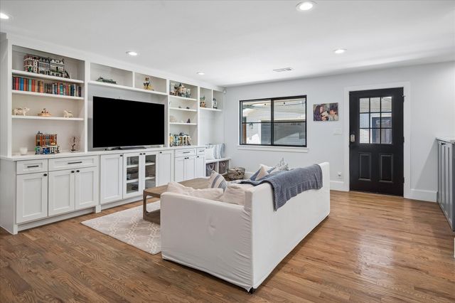 5939 Melshire Drive, Dallas, TX 75230