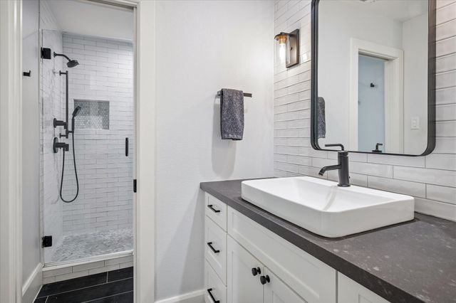5939 Melshire Drive, Dallas, TX 75230