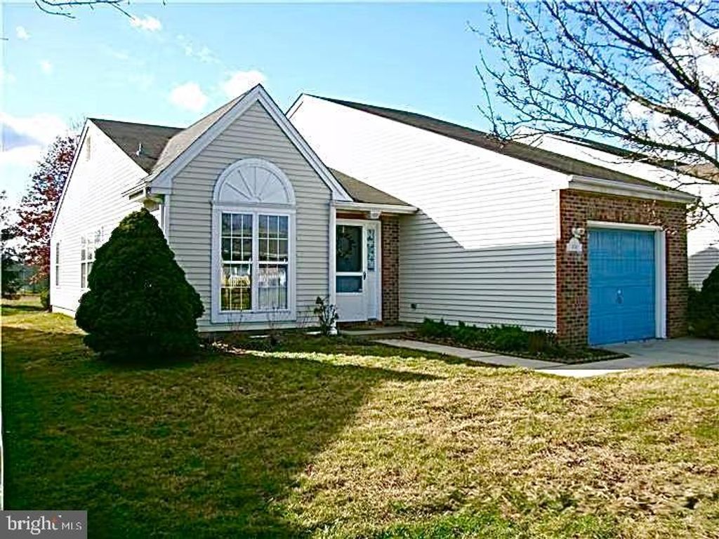 404 ASTER PL, Mount Laurel, NJ 08054