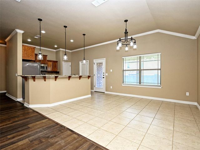 224 Geode LN, Jarrell, TX 76537