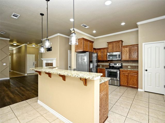 224 Geode LN, Jarrell, TX 76537
