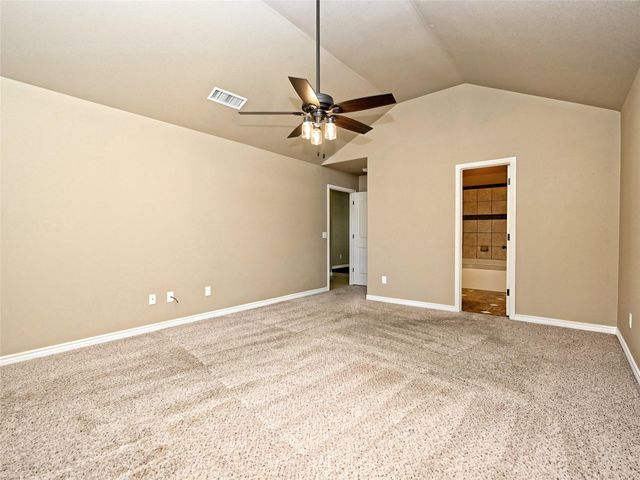 224 Geode LN, Jarrell, TX 76537