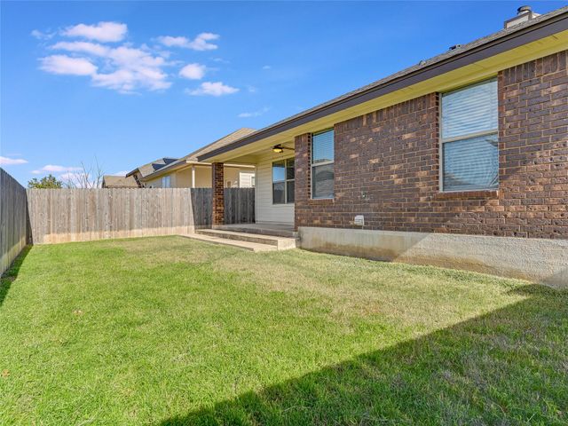 224 Geode LN, Jarrell, TX 76537
