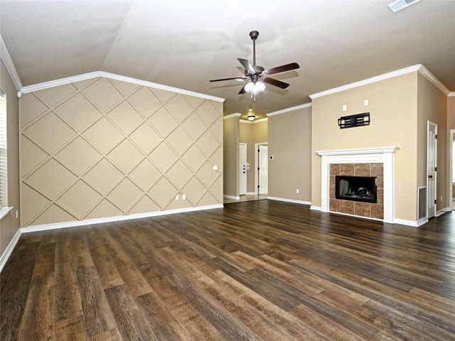 224 Geode LN, Jarrell, TX 76537