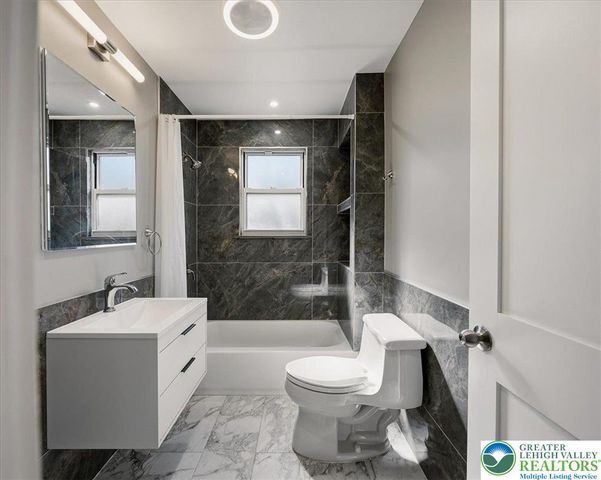 211 Geese Court, Lehman Twp, PA 18324