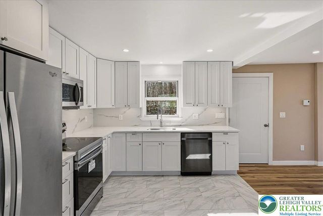 211 Geese Court, Lehman Twp, PA 18324