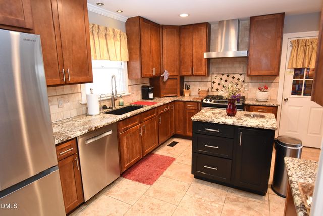 611 Flagstone Way, Durham, NC 27712