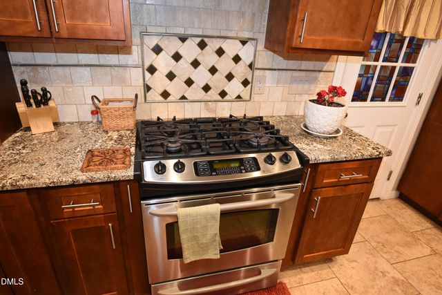 611 Flagstone Way, Durham, NC 27712