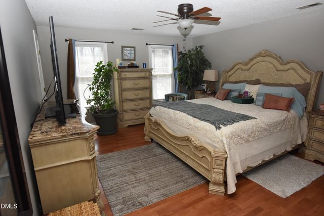 611 Flagstone Way, Durham, NC 27712