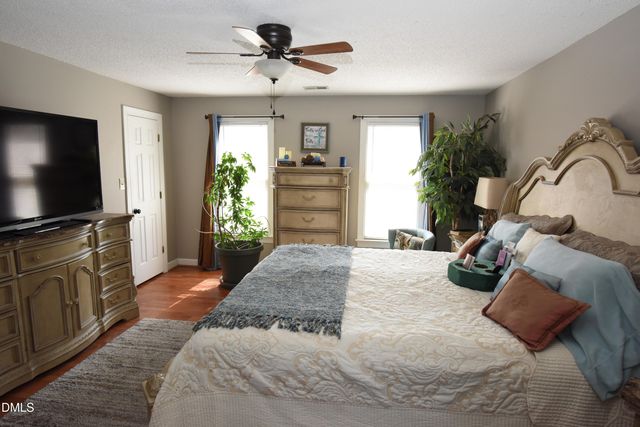 611 Flagstone Way, Durham, NC 27712