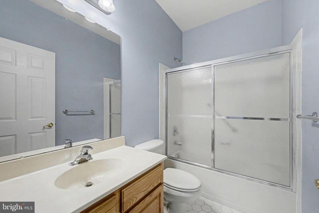 70 MIRAGE BLVD, Barnegat, NJ 08005