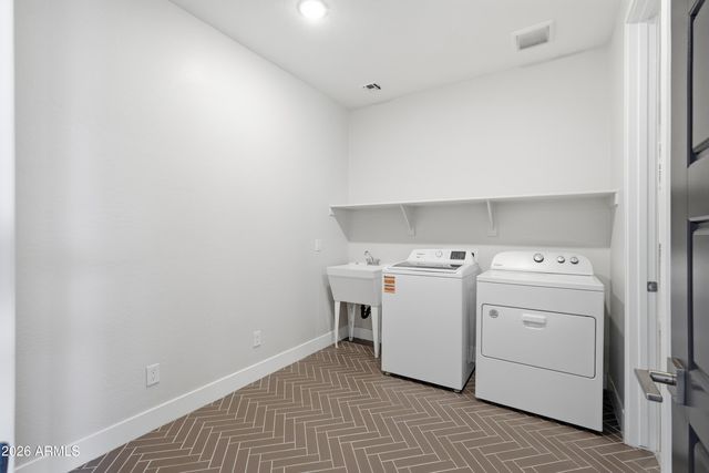 9616 E RAINBOW Avenue, Mesa, AZ 85212