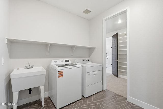 9616 E RAINBOW Avenue, Mesa, AZ 85212