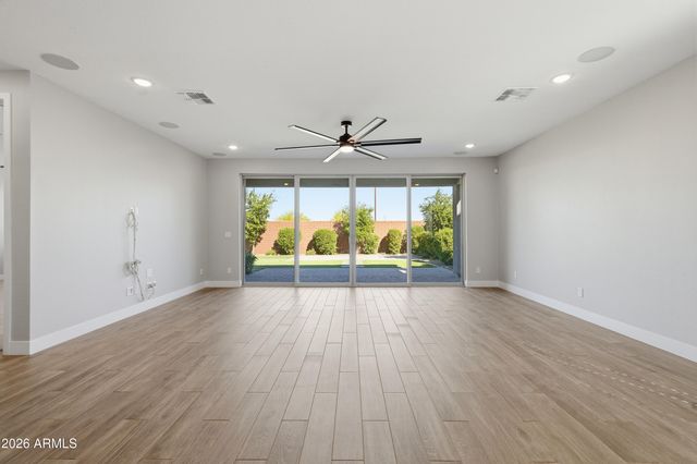 9616 E RAINBOW Avenue, Mesa, AZ 85212