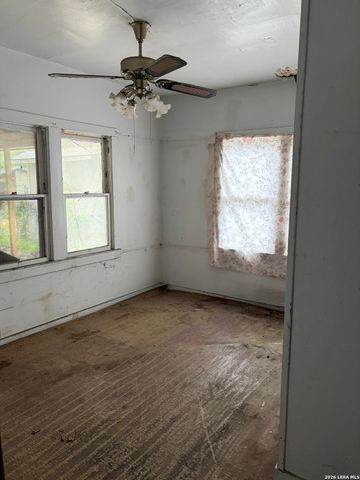 319 McKay, San Antonio, TX 78204