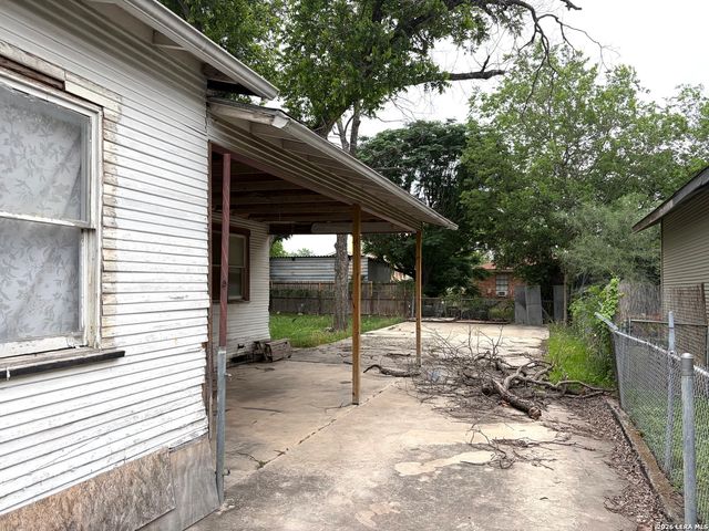 319 McKay, San Antonio, TX 78204