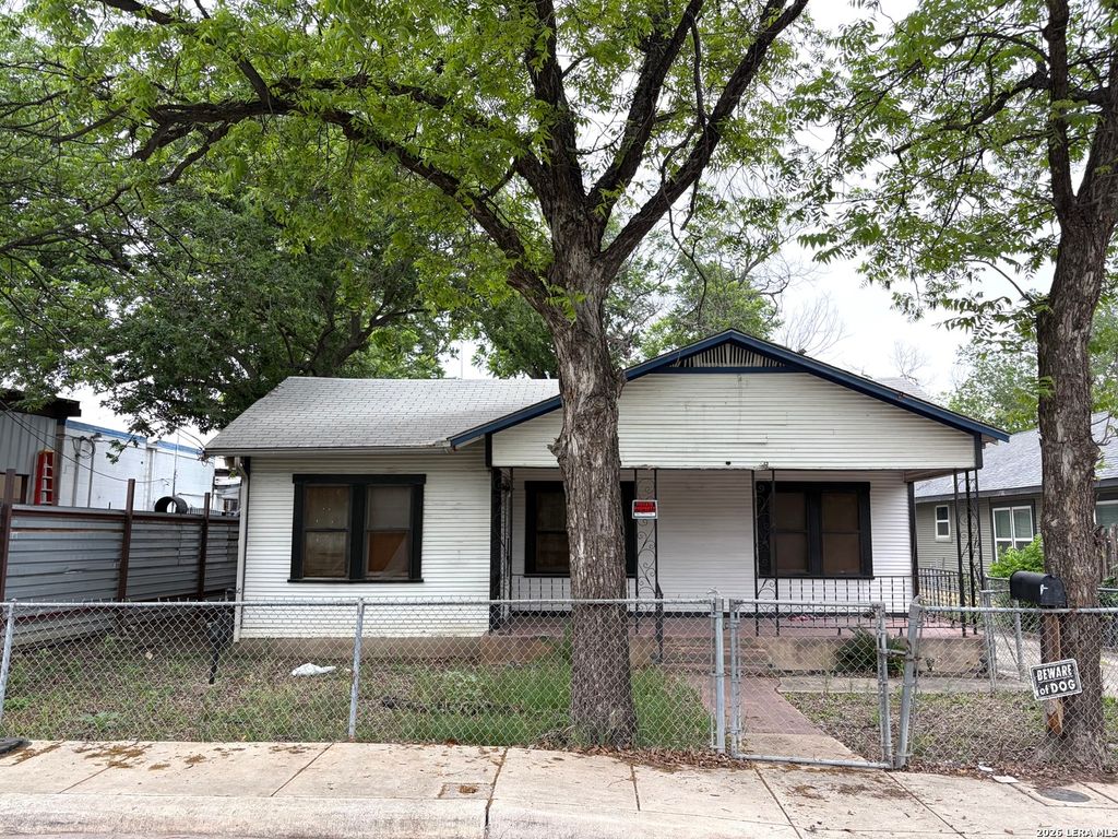 319 McKay, San Antonio, TX 78204