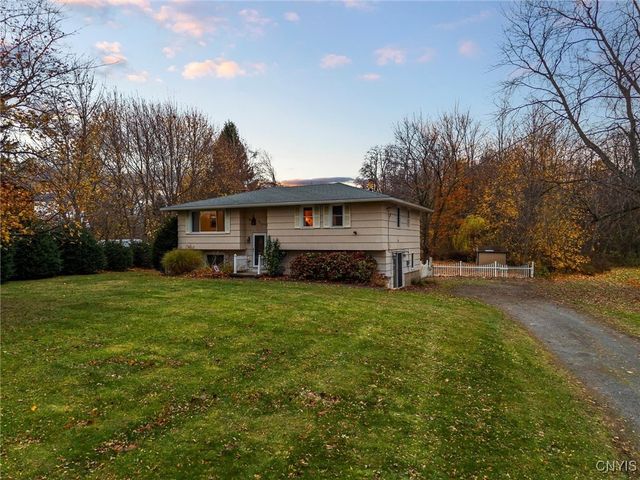 7545 Lake Avenue, Williamson, NY 14589
