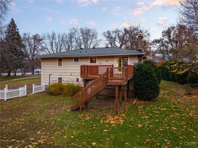 7545 Lake Avenue, Williamson, NY 14589