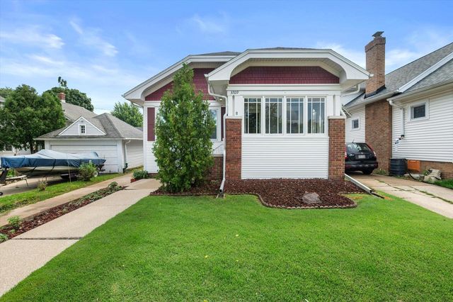 3709 Haven AVENUE, Racine, WI 53405