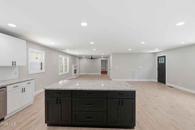 1345 King College Road, Bristol, TN 37620
