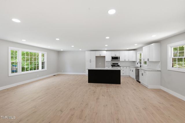 1345 King College Road, Bristol, TN 37620