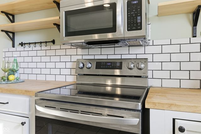 6911 W Lockerbie Drive, Indianapolis, IN 46214