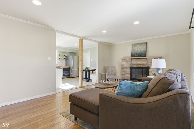 6911 W Lockerbie Drive, Indianapolis, IN 46214