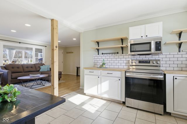 6911 W Lockerbie Drive, Indianapolis, IN 46214