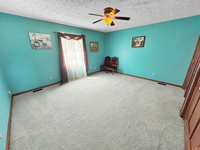 9868 W 450 S, Owensville, IN 47665
