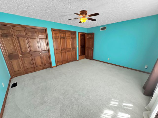 9868 W 450 S, Owensville, IN 47665