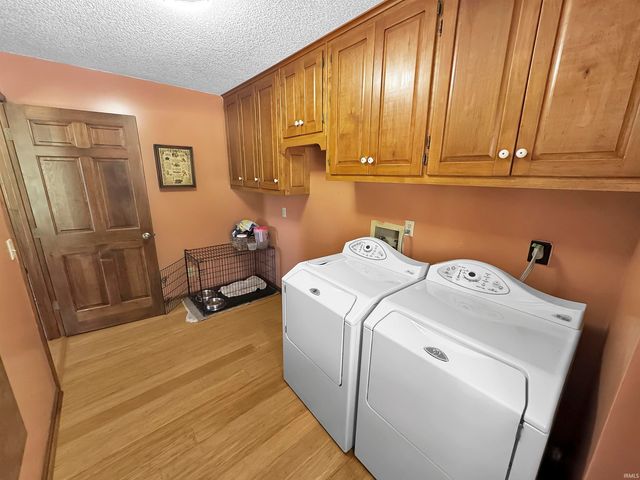 9868 W 450 S, Owensville, IN 47665