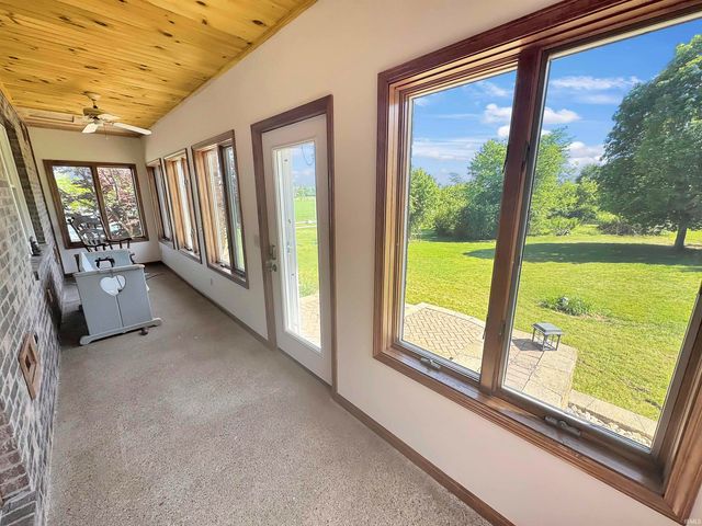 9868 W 450 S, Owensville, IN 47665