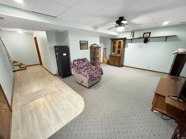 9868 W 450 S, Owensville, IN 47665