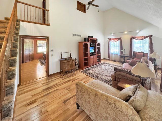 9868 W 450 S, Owensville, IN 47665