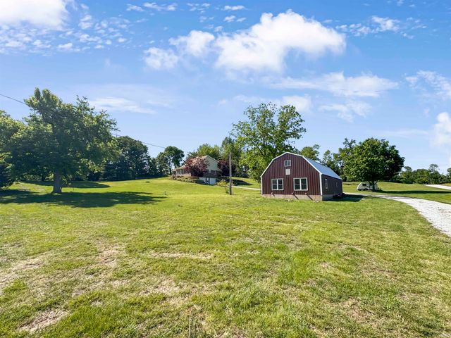 9868 W 450 S, Owensville, IN 47665