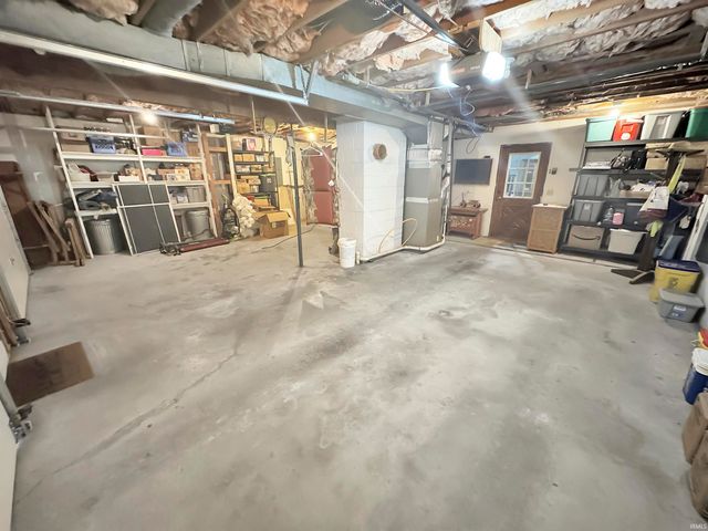 9868 W 450 S, Owensville, IN 47665