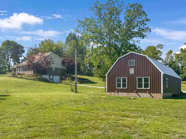 9868 W 450 S, Owensville, IN 47665