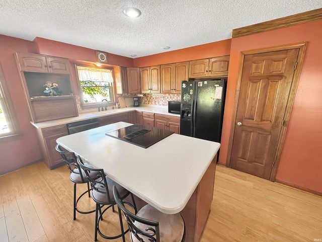 9868 W 450 S, Owensville, IN 47665