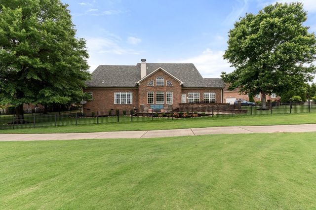 1115 Rossifer Ct, Gallatin, TN 37066