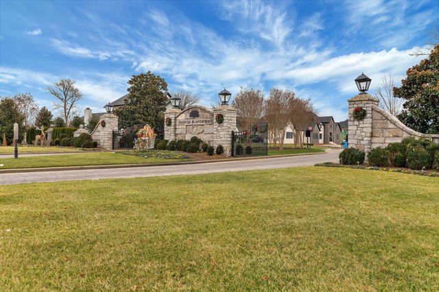 1115 Rossifer Ct, Gallatin, TN 37066