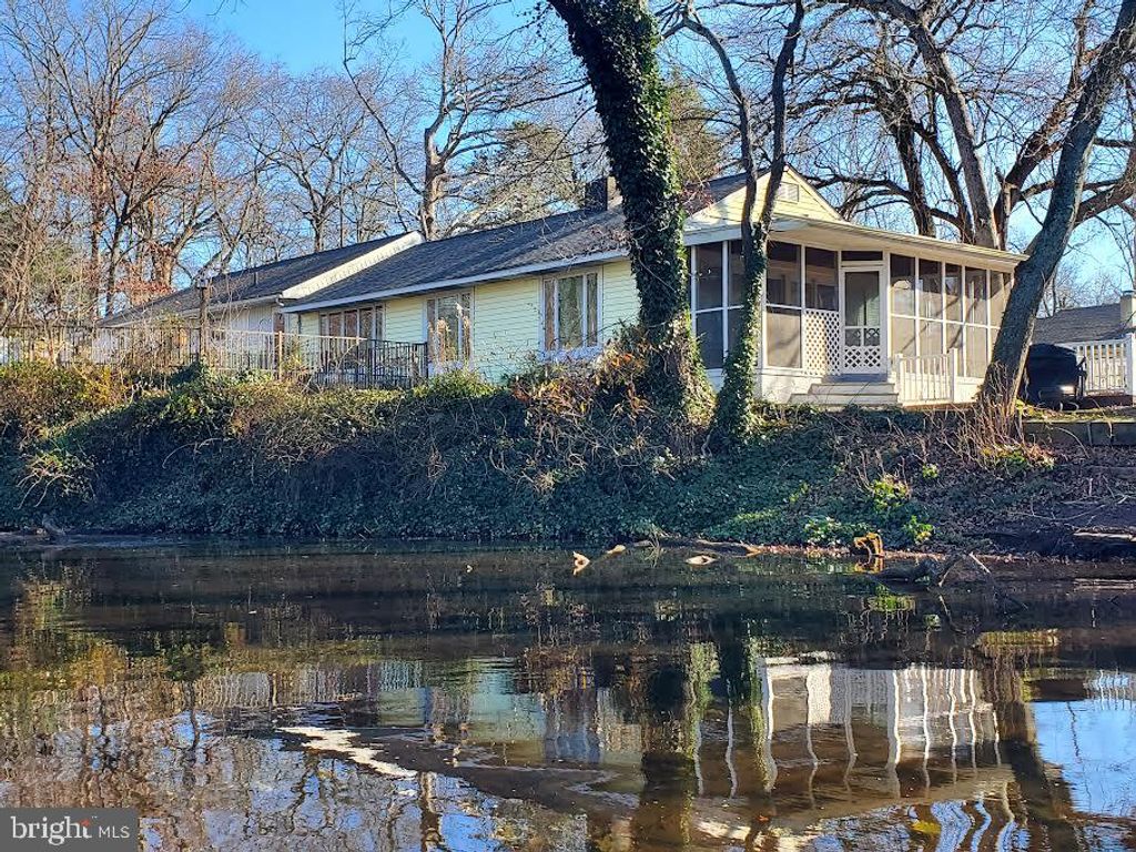 383 WOODBINE ST, Browns Mills, NJ 08015