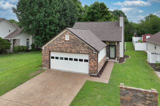 2722 River Bend Dr, Nashville, TN 37214