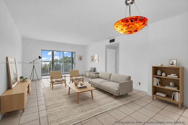 4200 Hillcrest Dr 504 504, Hollywood, FL 33021